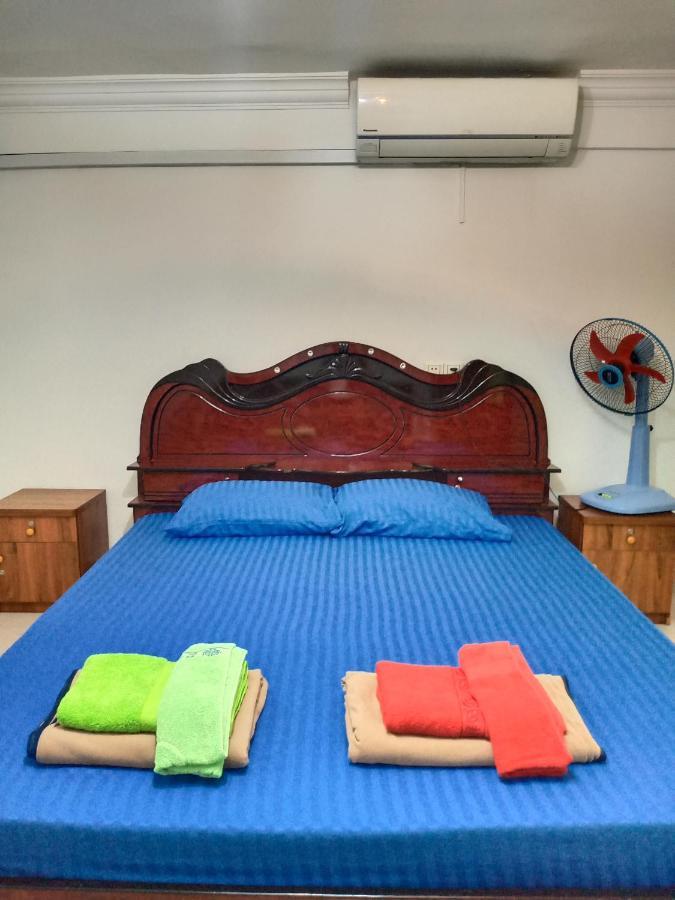 Le Barang Steakhouse & Guesthouse Sihanoukville Bagian luar foto