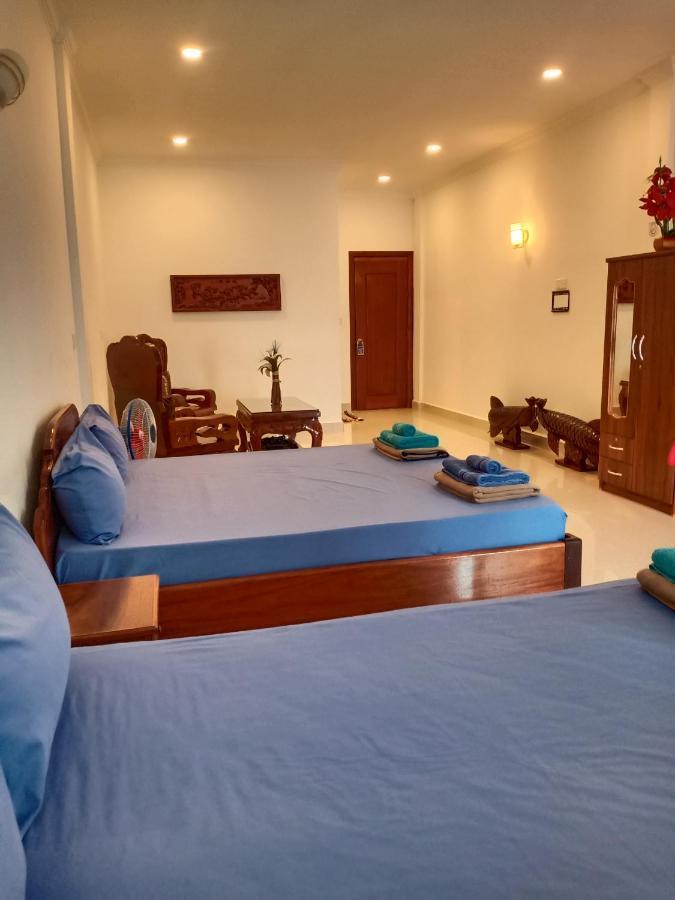 Le Barang Steakhouse & Guesthouse Sihanoukville Bagian luar foto