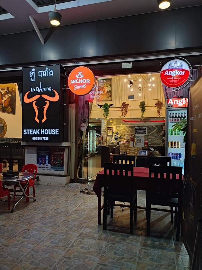 Le Barang Steakhouse & Guesthouse Sihanoukville Bagian luar foto