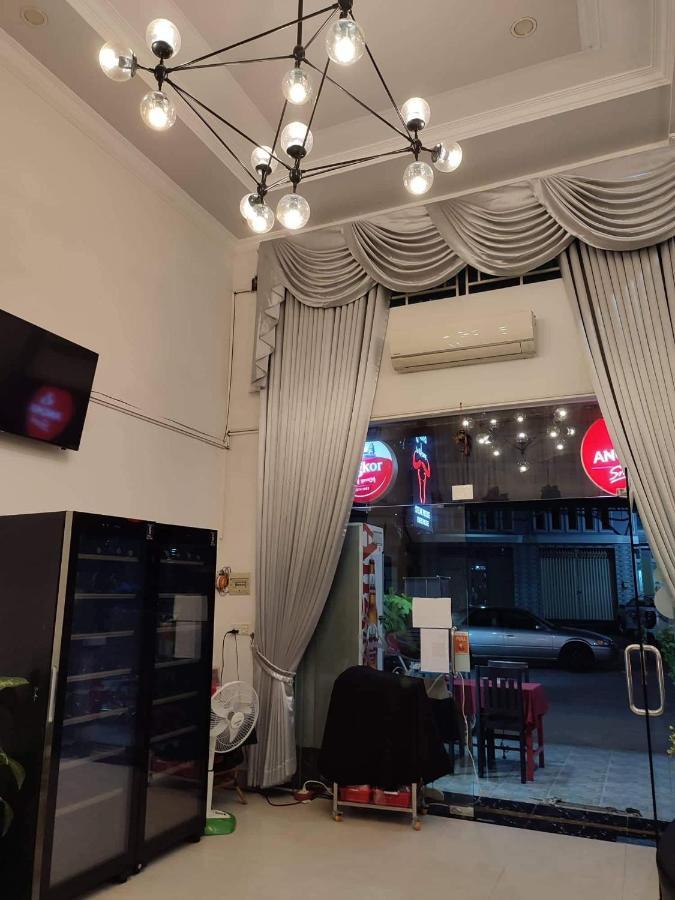 Le Barang Steakhouse & Guesthouse Sihanoukville Bagian luar foto