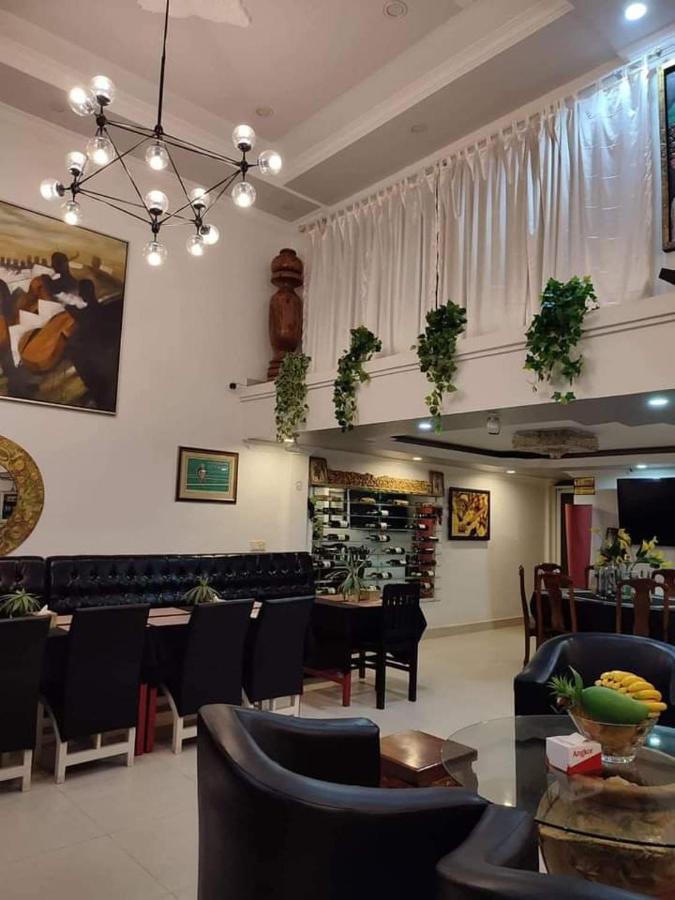Le Barang Steakhouse & Guesthouse Sihanoukville Bagian luar foto