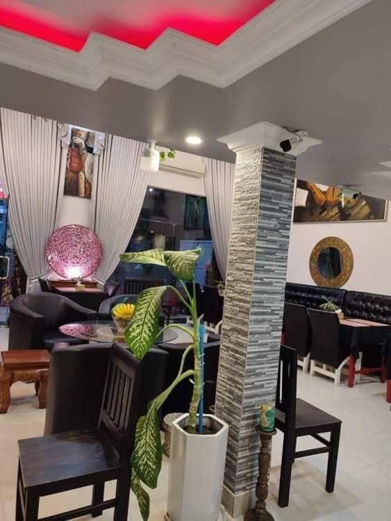 Le Barang Steakhouse & Guesthouse Sihanoukville Bagian luar foto
