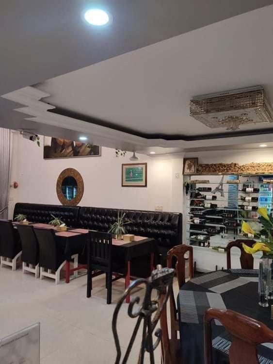 Le Barang Steakhouse & Guesthouse Sihanoukville Bagian luar foto